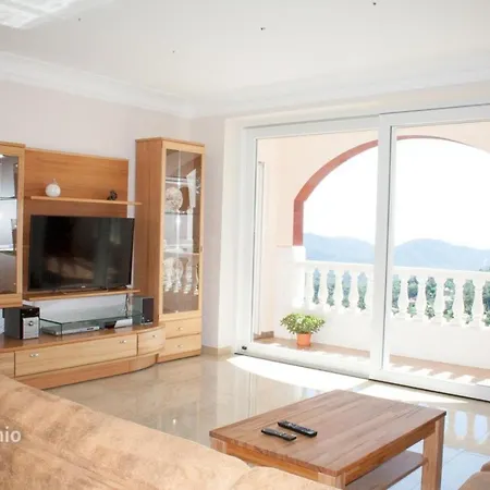 3 Storey Luxury Villa Of 300 Sq